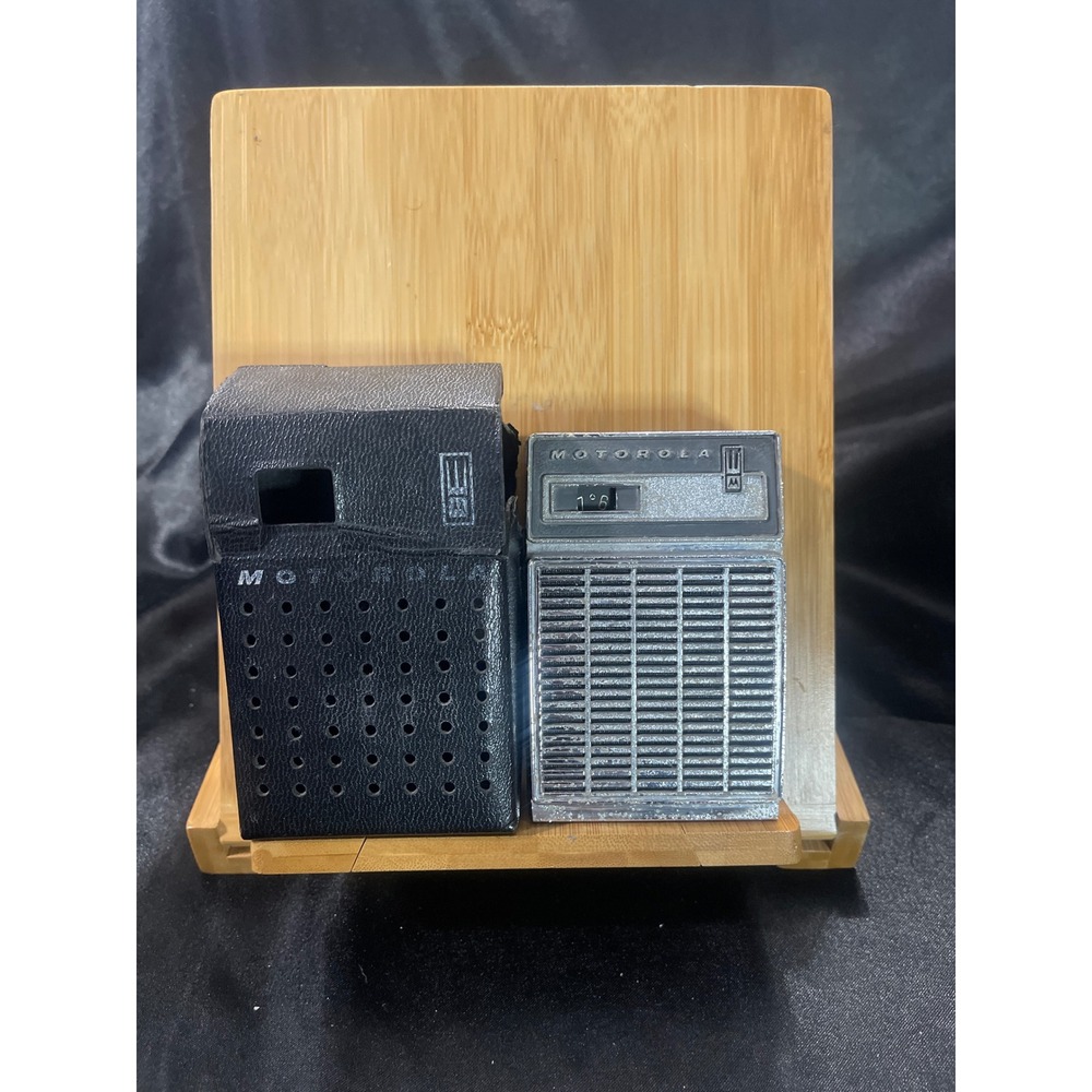 Vintage Motorola X11 Transistor Radio with Leather Case 1960s MCM NOT TESTED